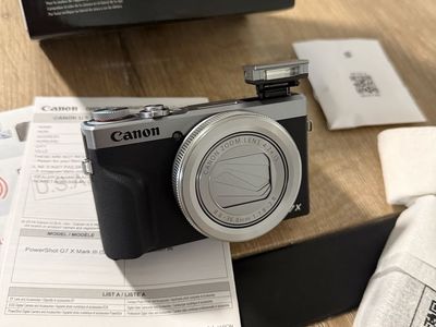 Brand NEW Canon PowerShot G7X Mark III Silver Camera