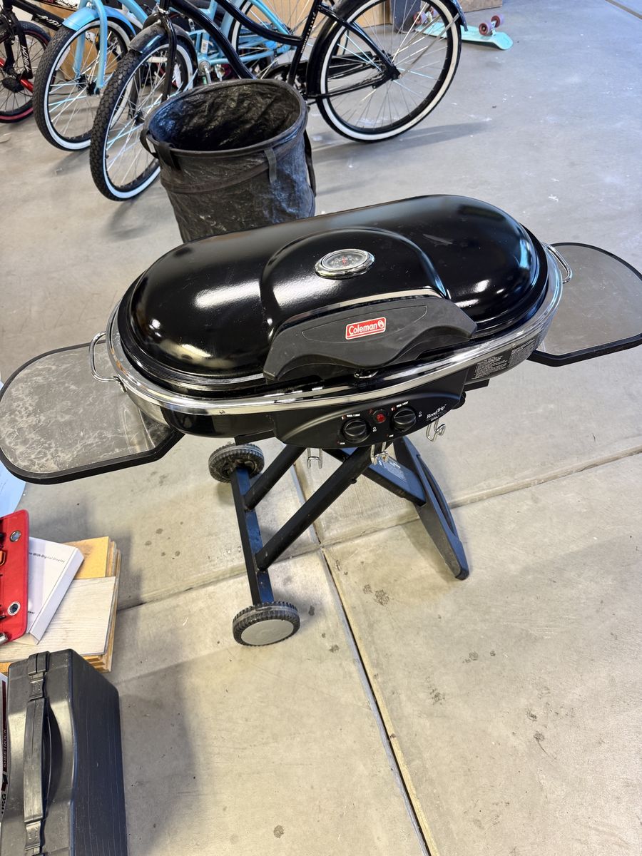 Coleman roadtrip grill
