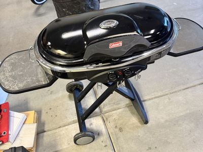 Coleman roadtrip grill