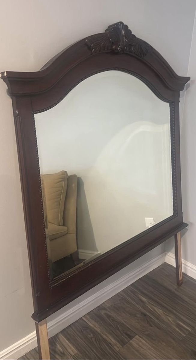 Main image 3