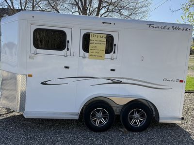 Trails West Classic 2 Aluminum 2 horse trailer