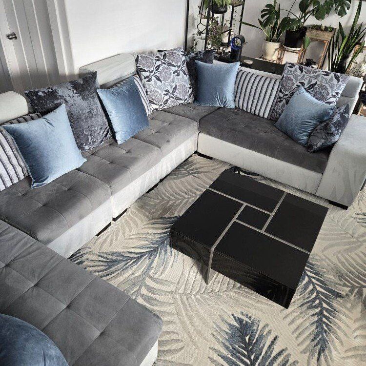 Stunning Modern Sectional with Custom Pillows