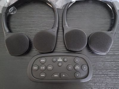 2013 -2020 GM Video Remote Control and Headphones