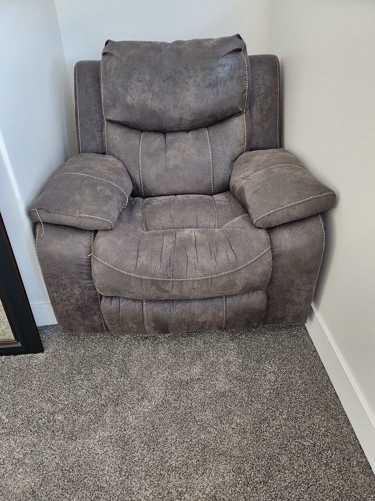 RC Willey Recliner