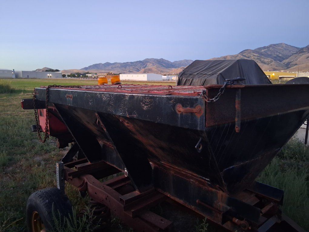 Salt Spreader Hopper