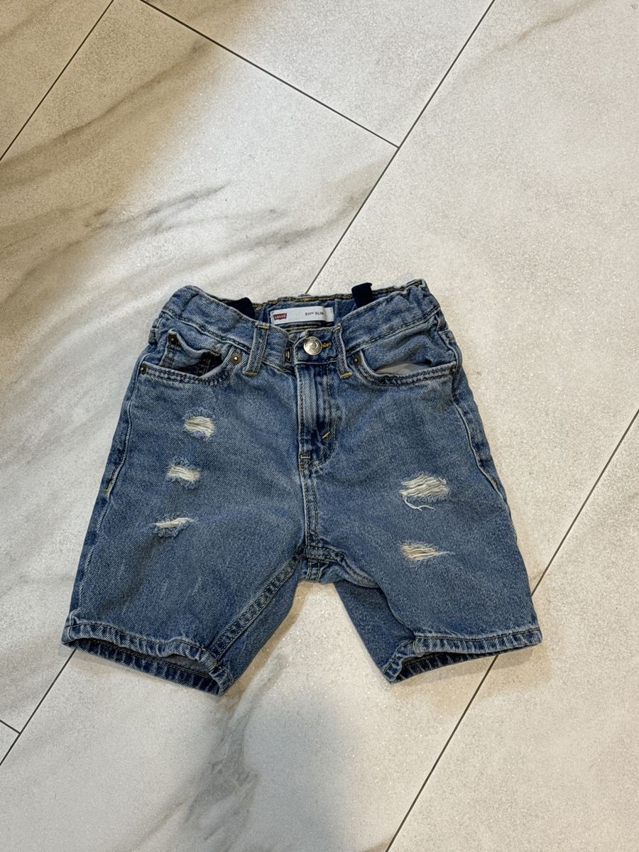 Levi size 6-7 slim 511 jean shorts
