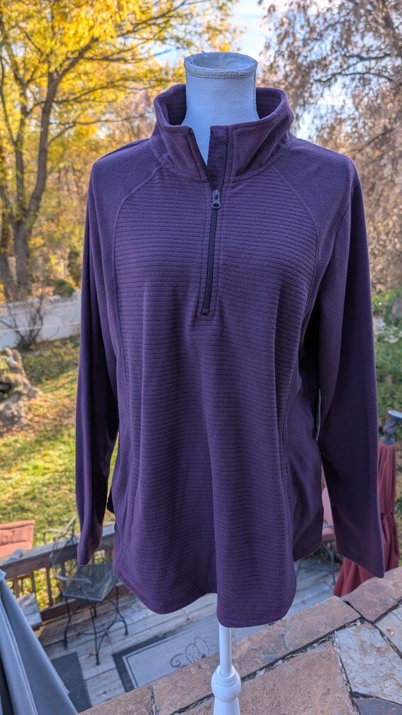 NWT St Johns Bay Sz L Fleece Athletic sweatshirt,