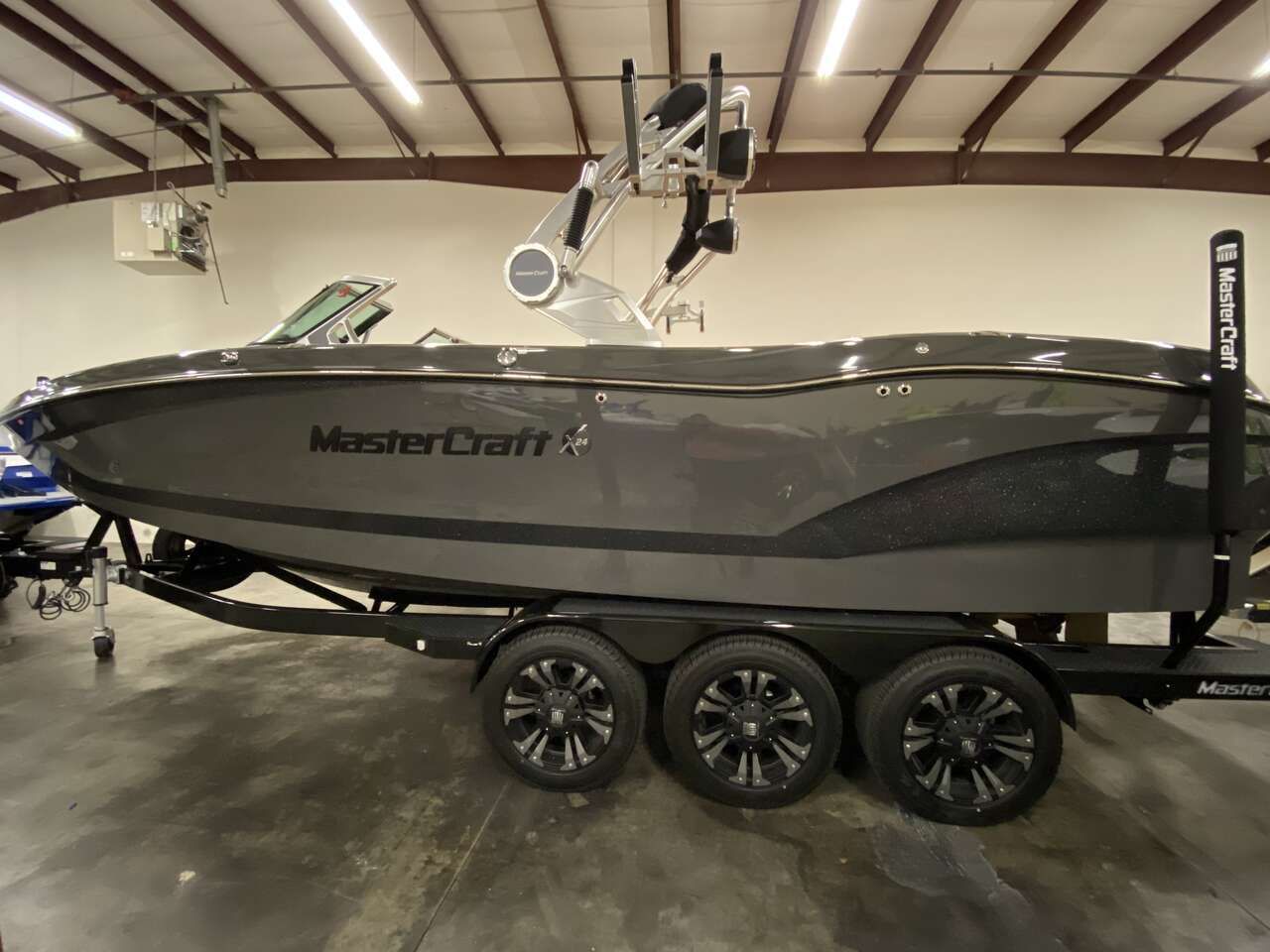 2019 MasterCraft X24 Surf Edition — 430 HP — 416 Hours