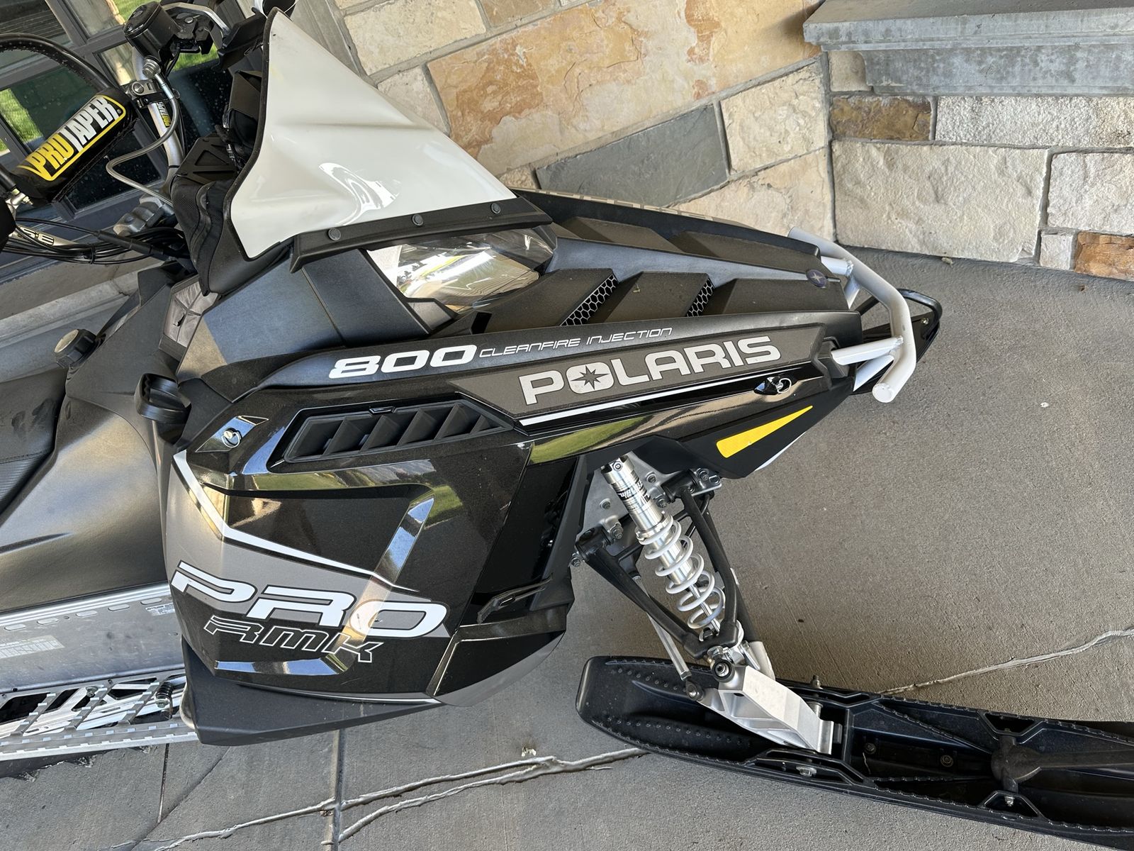 Polaris 800 PRO RMK Clearfire Injection Snowmobile