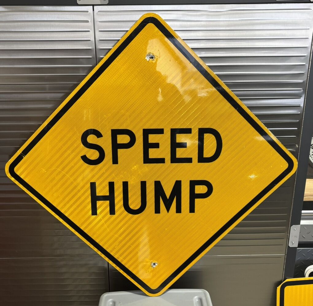 Speed Hump Sign 30x30