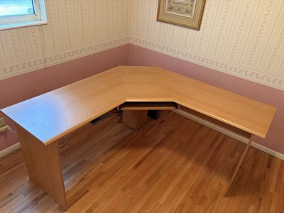 Large Corner Computer Desk with Keyboard Tray - Light Wood Finish