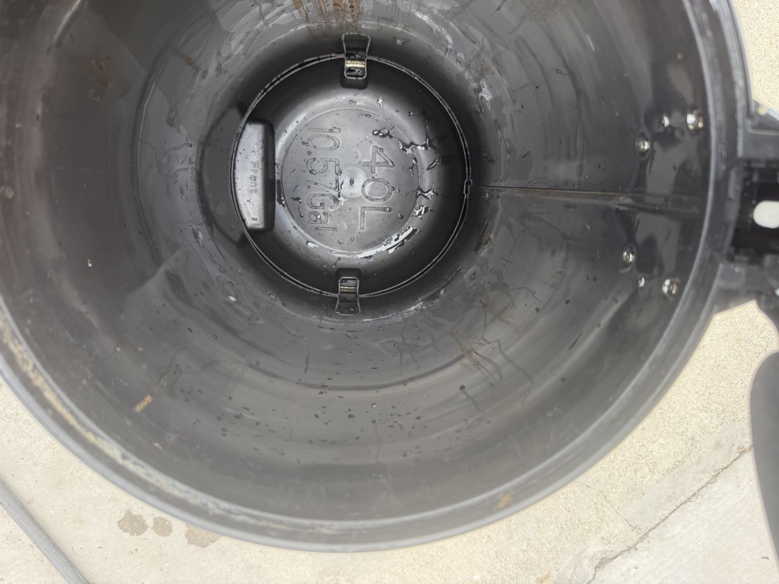 Stainless Steel Step Trash Can 40L (10.57 Gallon) Used