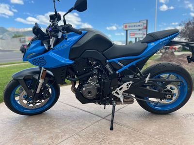 2023 SUZUKI GSX-8R