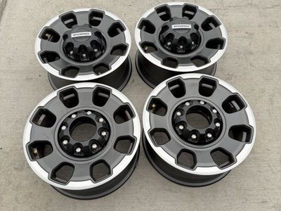 Ford F350 Tremor Rims 18” like new
