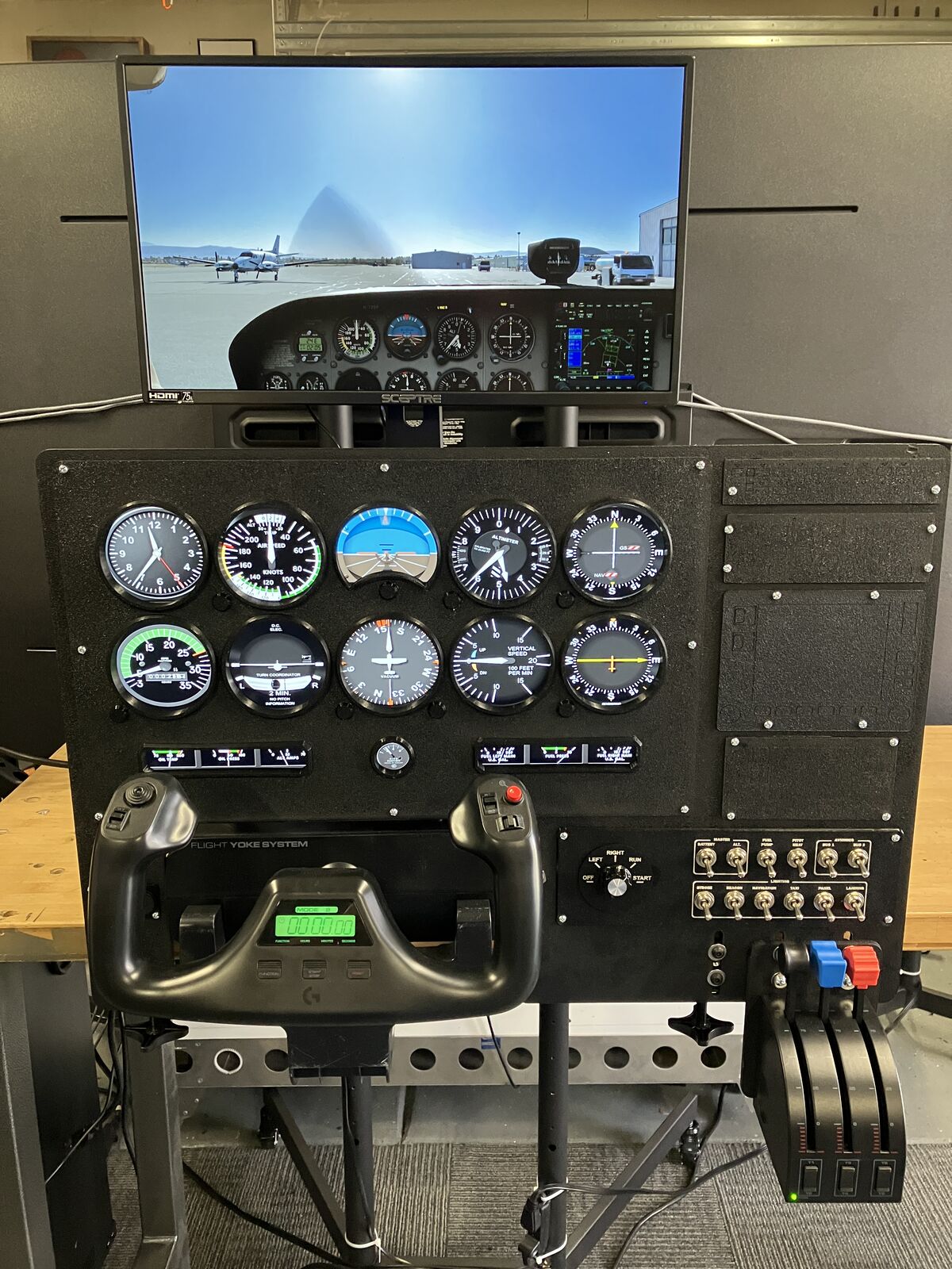 COMPACT FLIGHT SIMULATOR - AFFORDABLE ENTRY