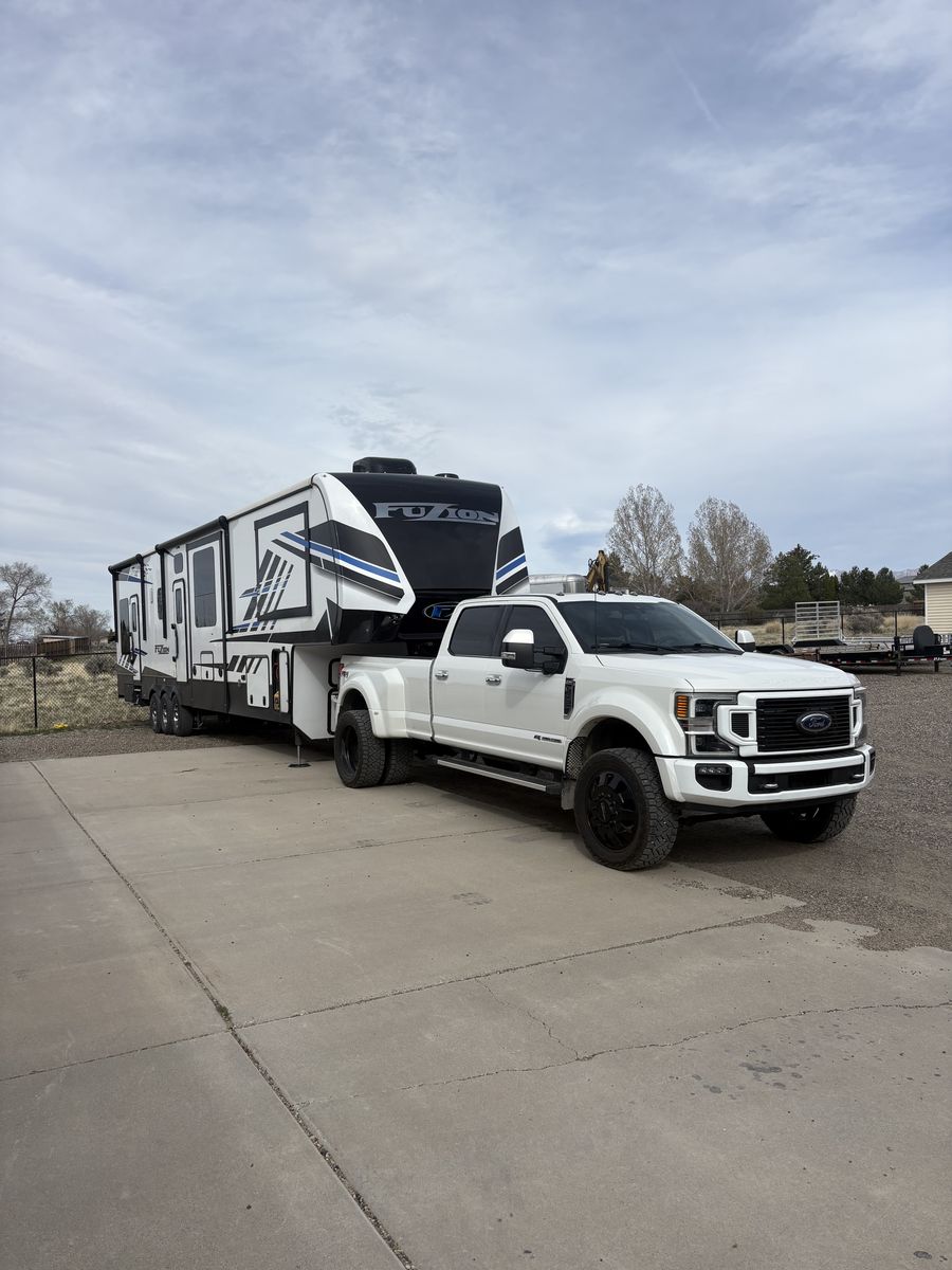 22 Keystone Fusion 429 Toy Hauler