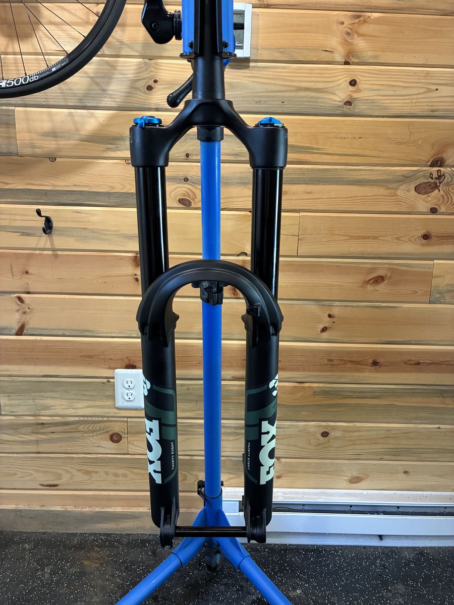 Fox 38 Performance - 180mm - BRAND NEW