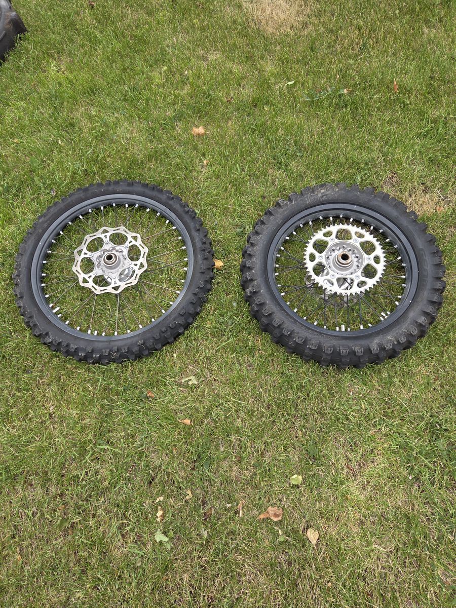 Front and rear whhels
