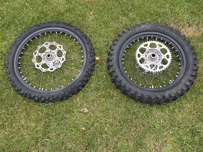 Front and rear whhels