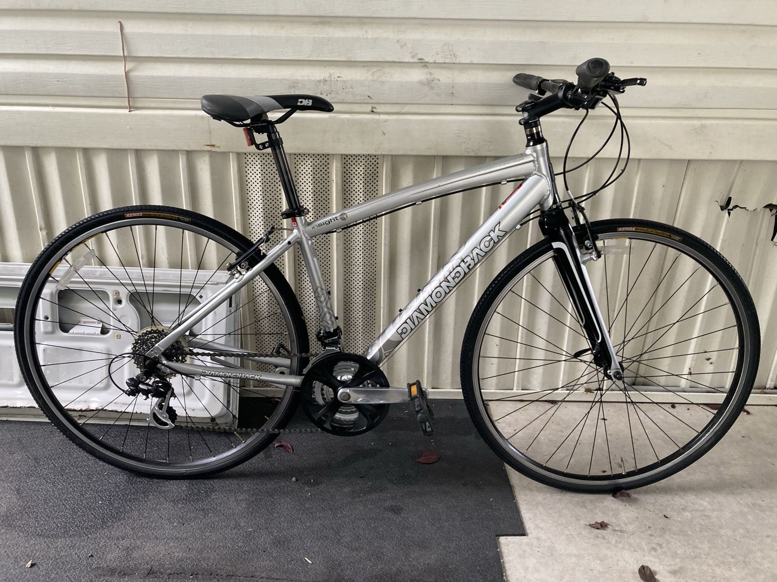 Diamondback insight1 hybrid road bike