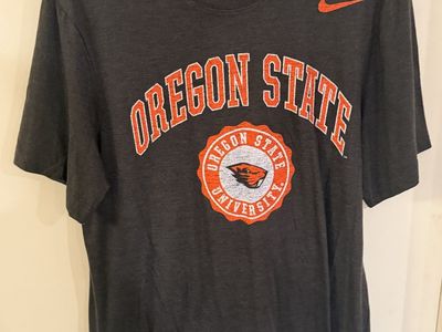Oregon State University Nike T-Shirt Size M