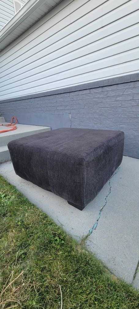 Oversized ottoman
