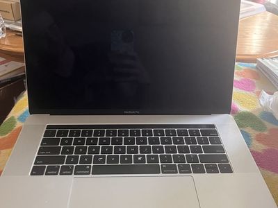 Apple MacBook Pro 15in 2019 A1990 i7 9th Gen 16GB SSD Silver Touch Bar Parts