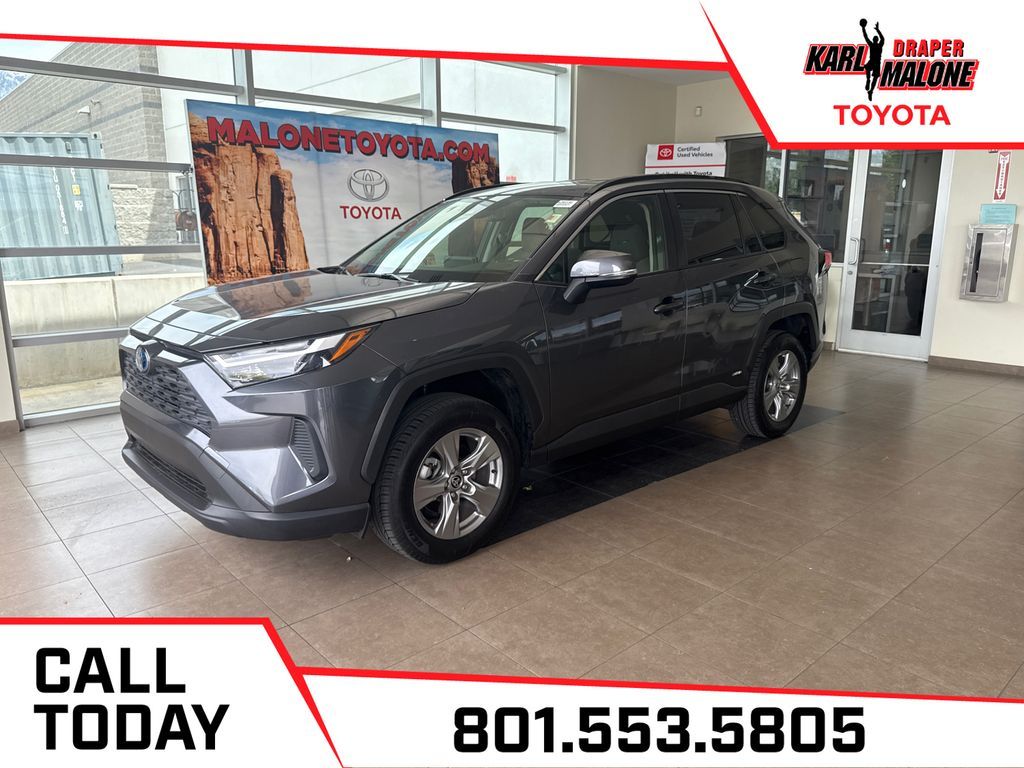 2022 Toyota RAV4 XLE