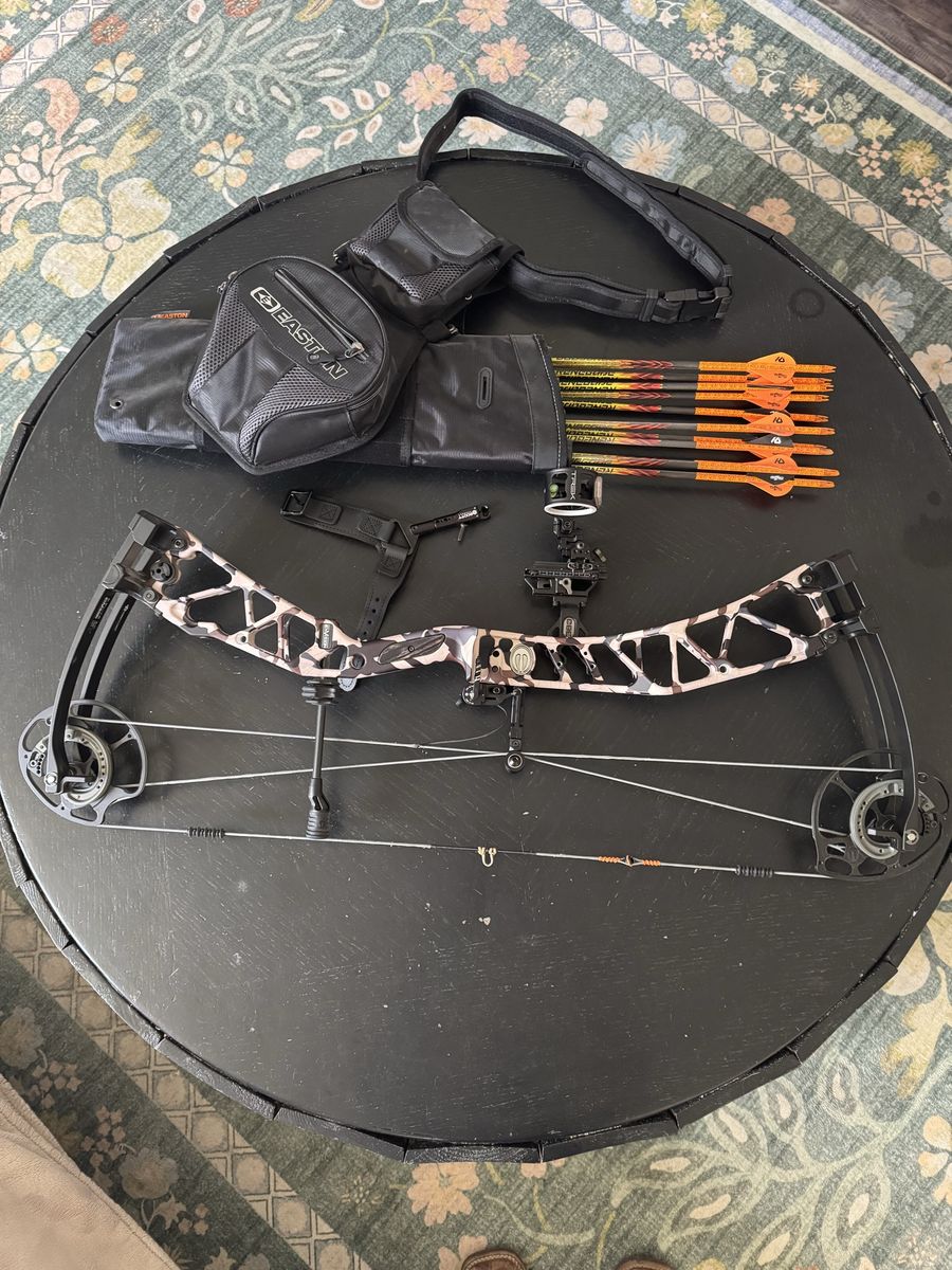 2022 Elite EnVision Compound Bow - Entire set-up
