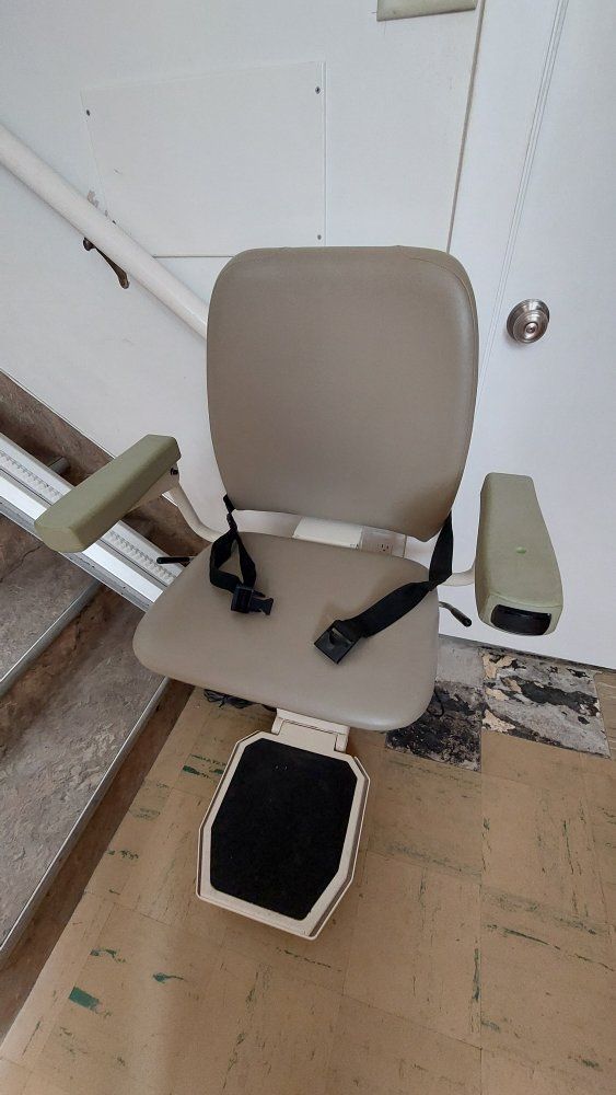 Harmar Summit Pinnacle Stair Lift Chair 350lb Capacity - Installed 2014