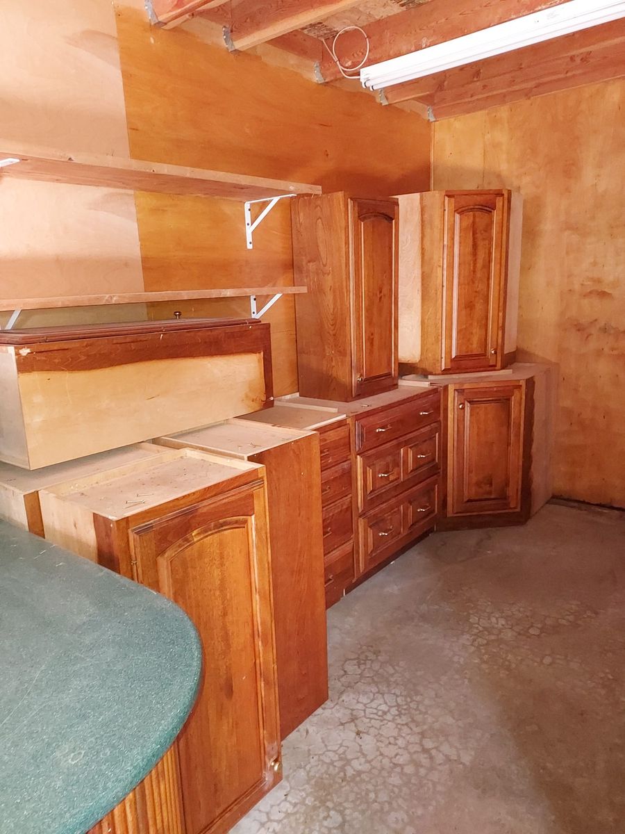 Kitchen Cabinets Set – Solid Wood – Good Shape