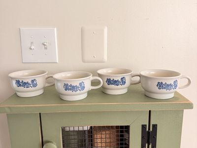 Set of 4 Vintage pfaltzgraff Stoneware Coffee Mugs Blue Floral Pattern