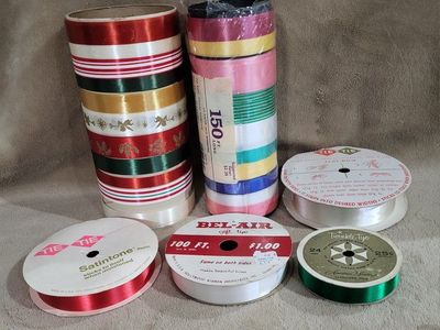 **VINTAGE RIBBON LOT**