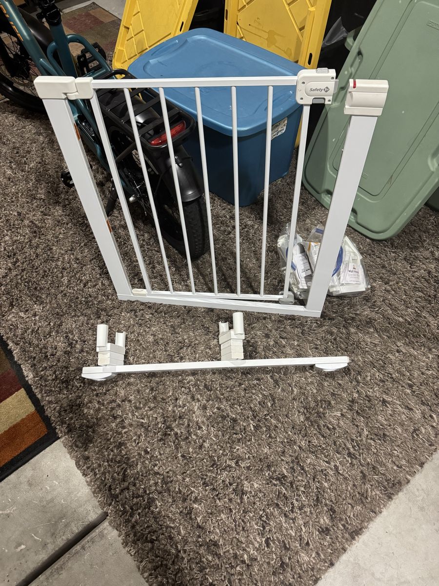 Safety 1st Easy Install Walk-Thru Baby Gate with Hardware