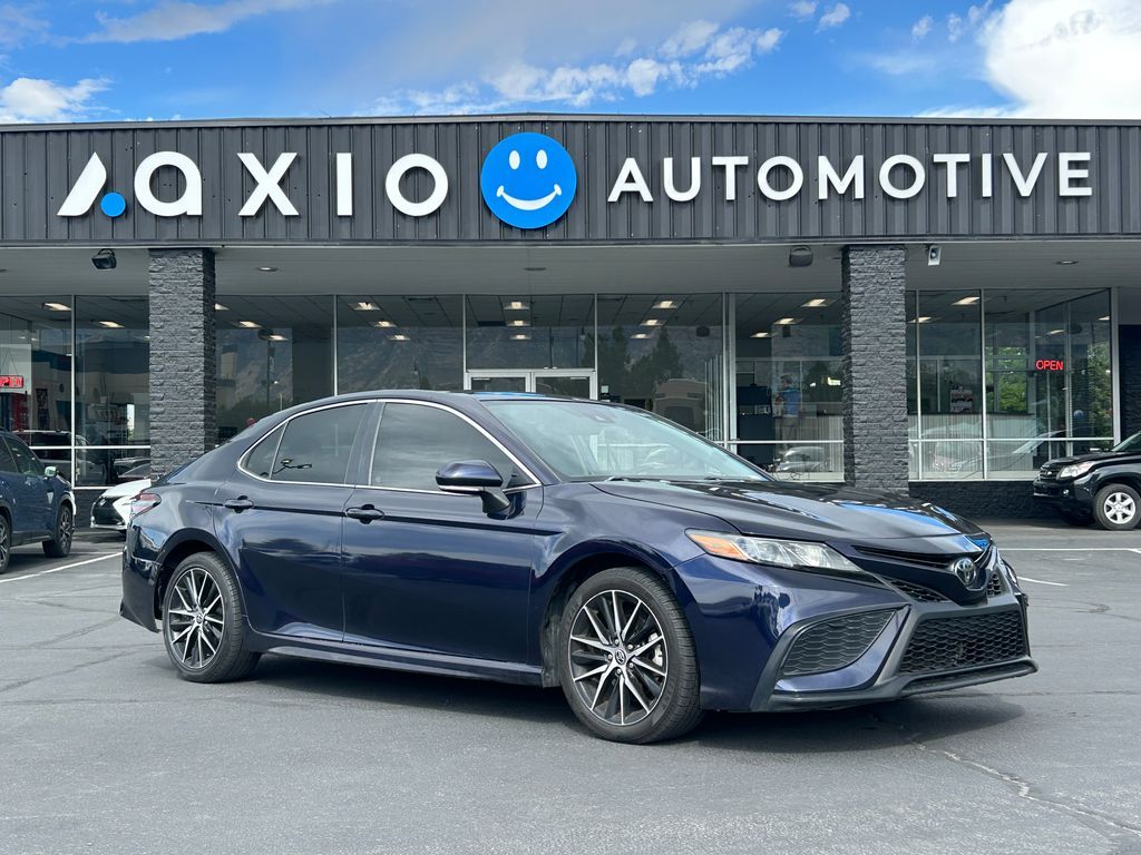 2022 Toyota Camry SE