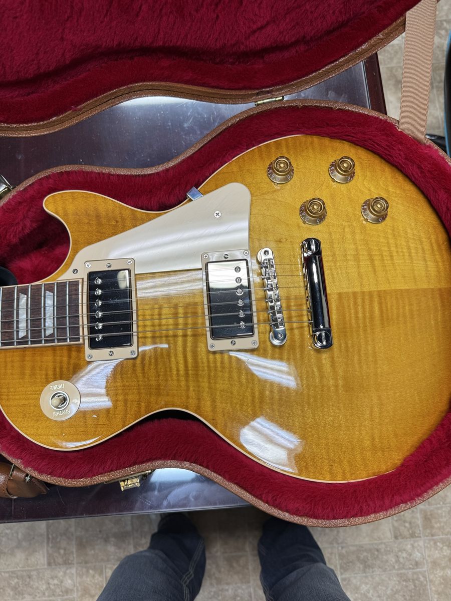 Gibson Les Paul Traditional Electric Guitar with Flame Maple Top and Hard Case