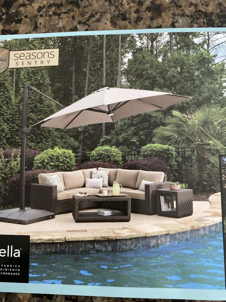 11 FT Cantilever Umbrella