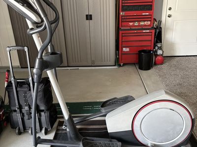 ProForm Elliptical - iPod Compatible, Adjustable Resistance, Wt. Loss & Performance Workouts