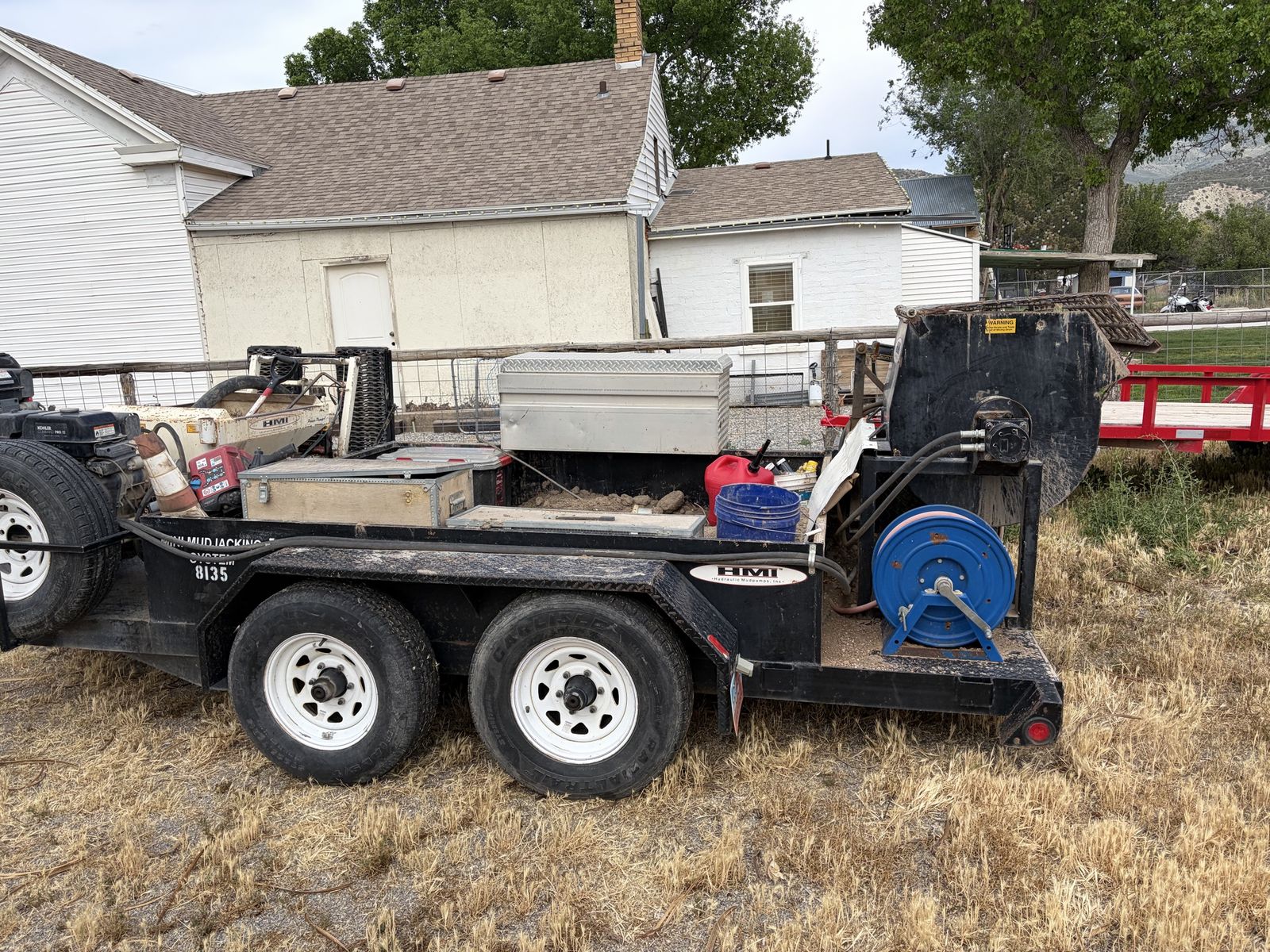 Concrete lifting trailer