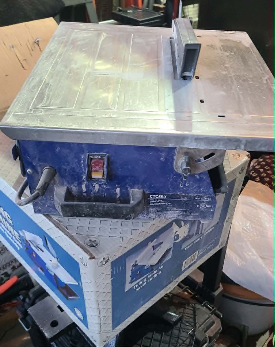 Tile Cutting Machine