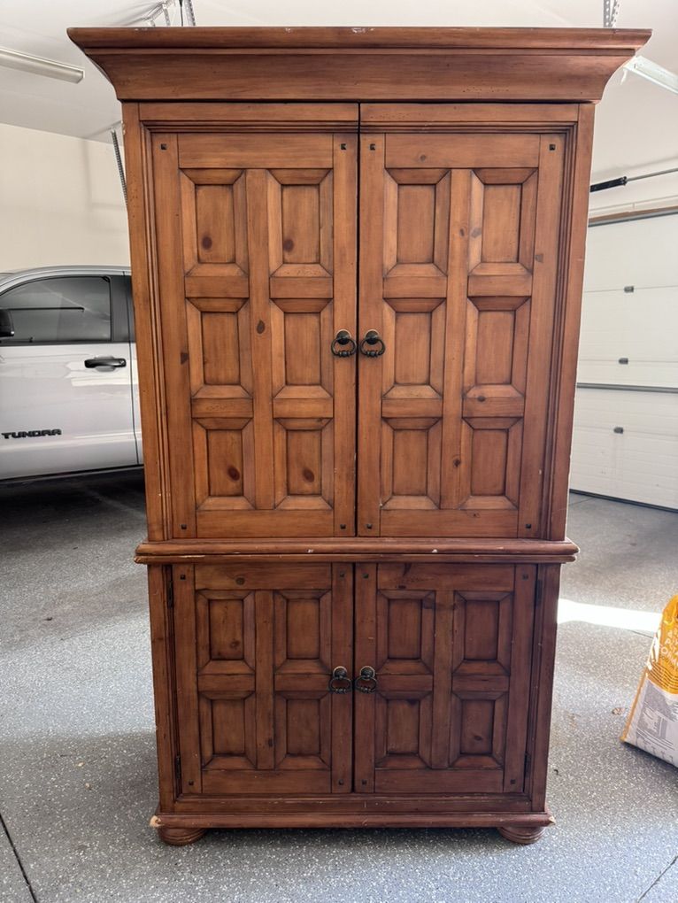 Beautiful Storage/Wardrobe Unit