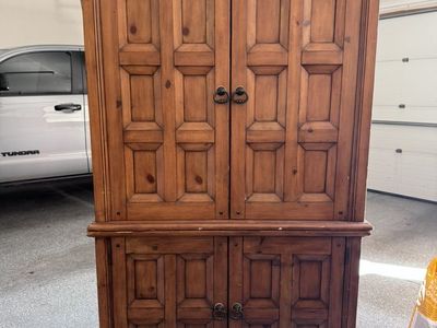 Beautiful Storage/Wardrobe Unit