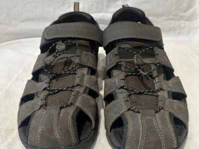 Teva men’s size 11 brown closed toe, hiking sandal