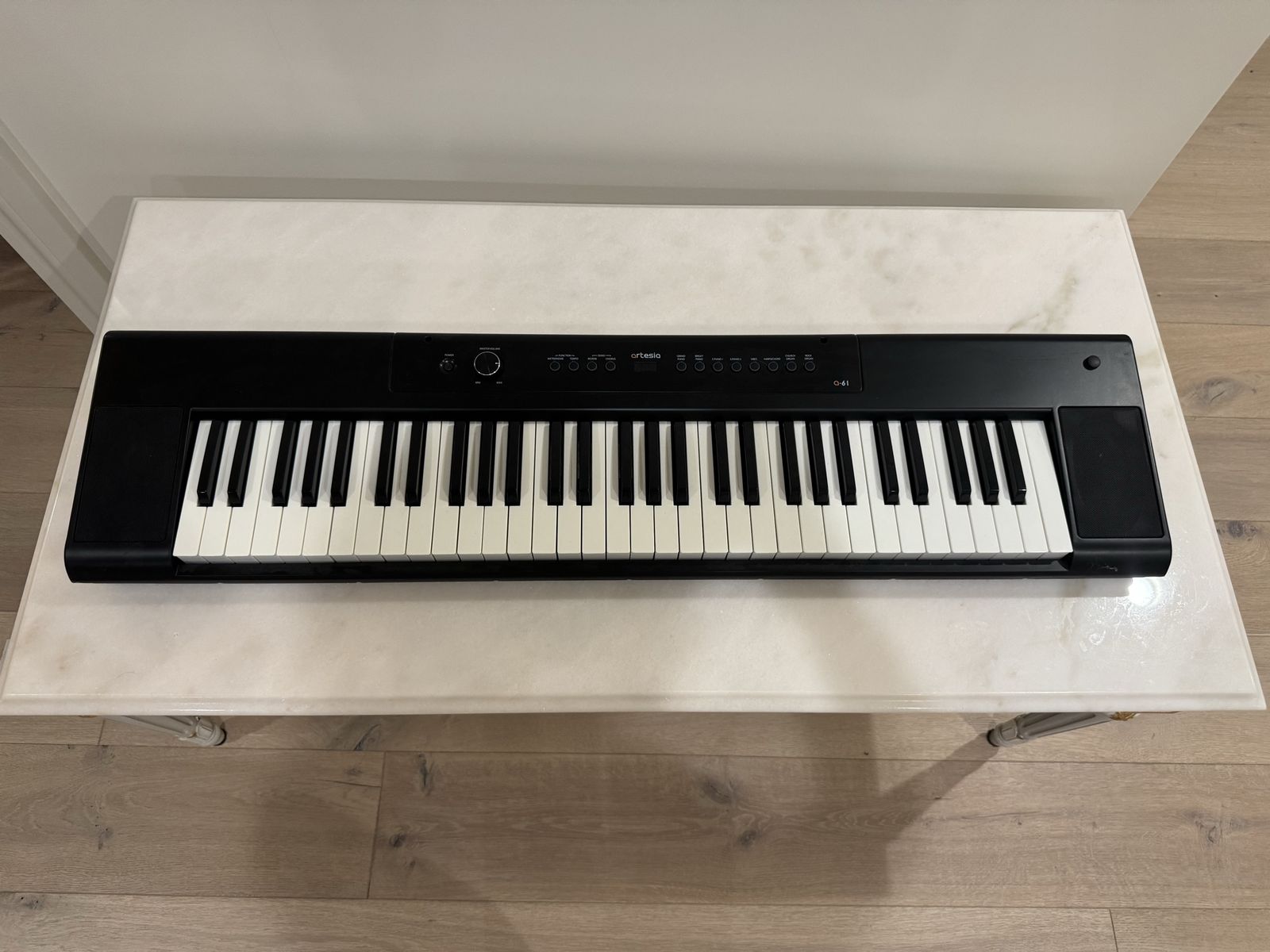Artesia A-61 61-Key Electric Keyboard 
