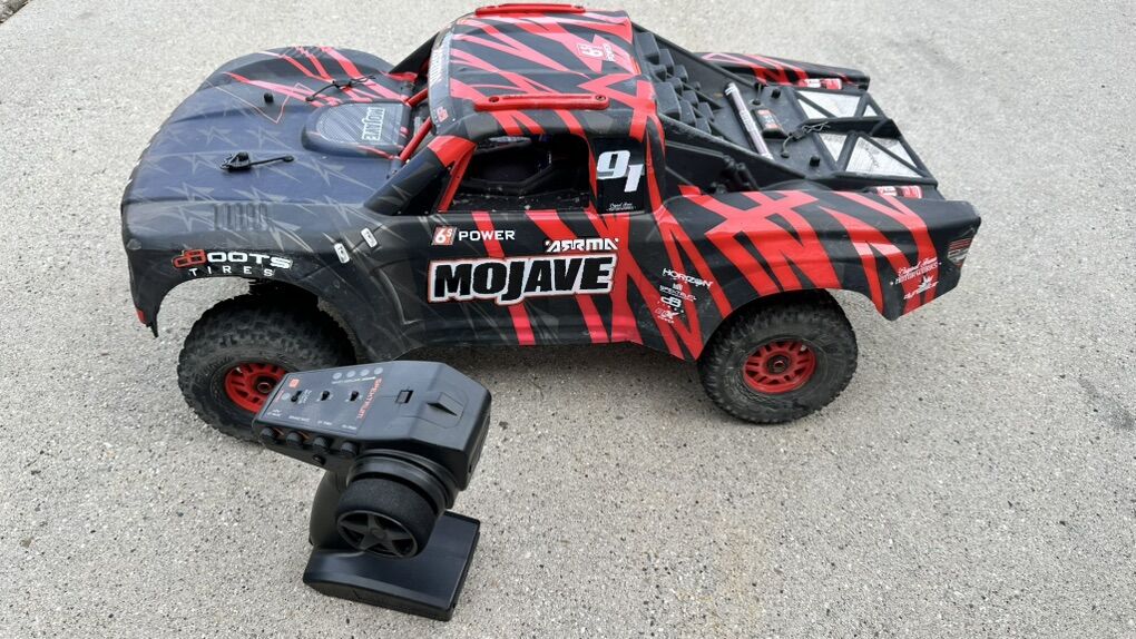 Like New Arrma Mojave BLX 6S 1/7 Dessert Truck