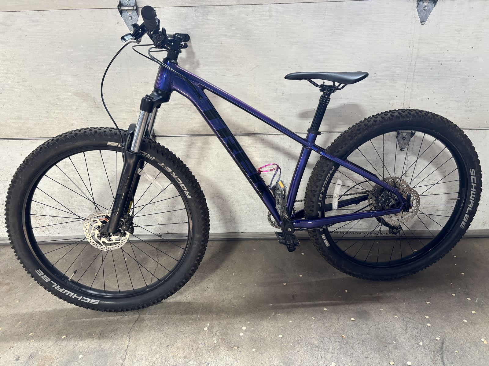 2022-23 Trek Roscoe 6; Small, Purple