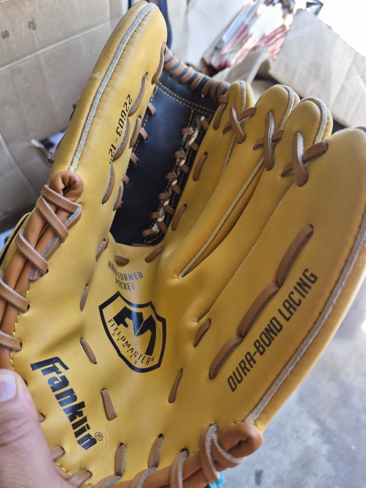 Franklin field master series 12 inch baseball glove