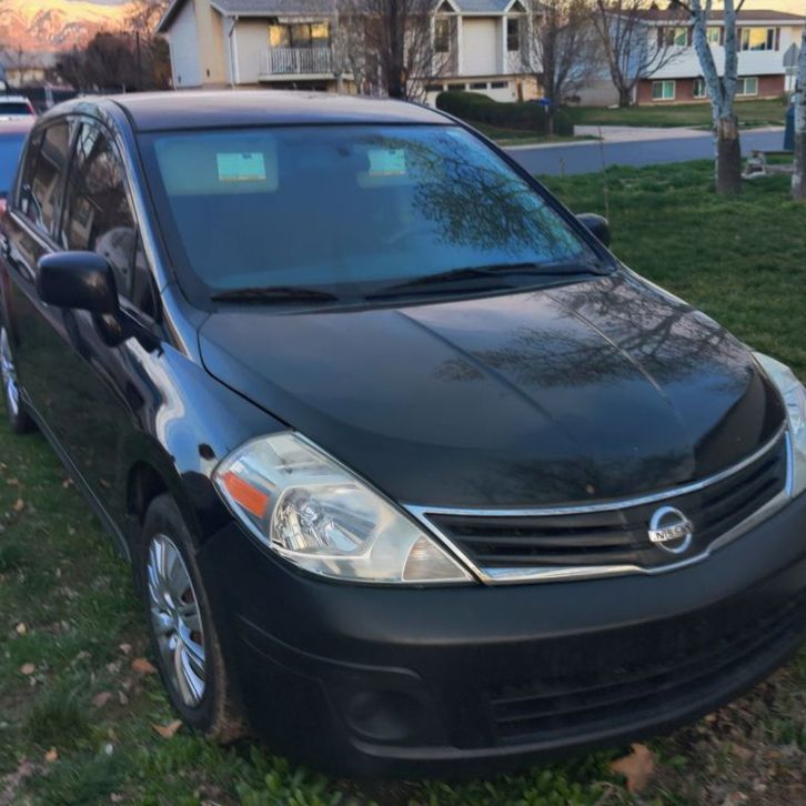 2012 Nissan Versa 1.8 SL
