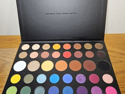 Morphe x James Charles Artistry Eyeshadow Palette