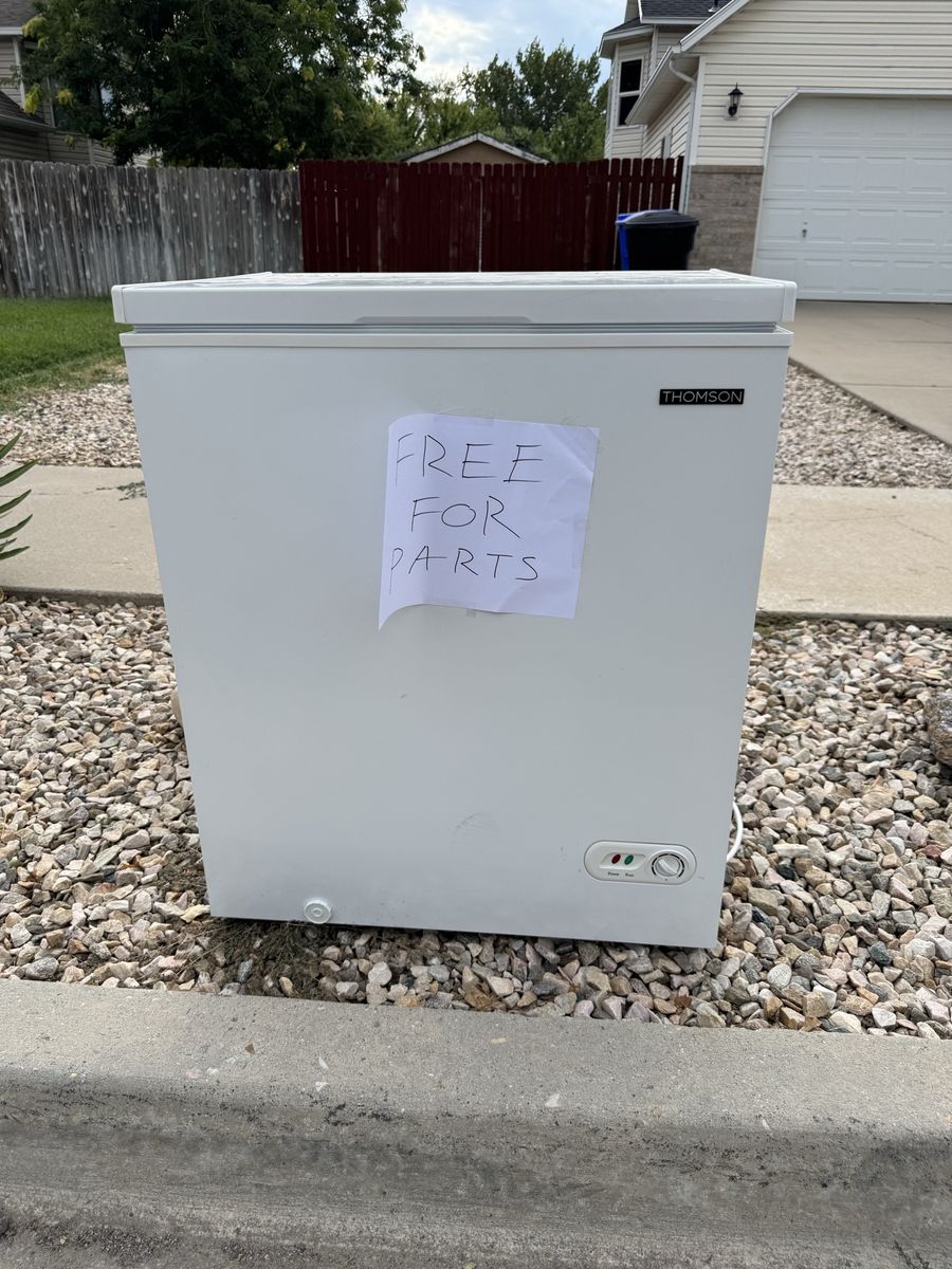 Free Broken Chest Freezer for Parts or Repair